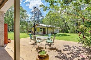Hike On-site: Classic Cabin Nature Retreat