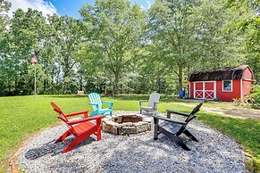 Hike On-site: Classic Cabin Nature Retreat