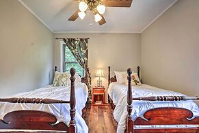 Hike On-site: Classic Cabin Nature Retreat