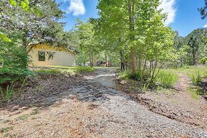Hike On-site: Classic Cabin Nature Retreat