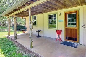 Hike On-site: Classic Cabin Nature Retreat