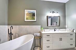 Peaceful Midway Studio w/ Mountain + Golf Views!