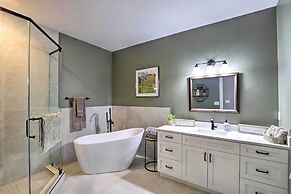 Peaceful Midway Studio w/ Mountain + Golf Views!