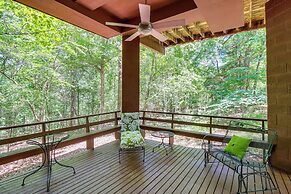 Woodsy Mountain Home Escape: Walk to Marina!