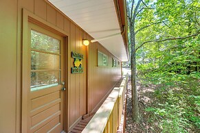 Woodsy Mountain Home Escape: Walk to Marina!