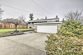 Spacious Kent Home ~ 17 Mi to Dtwn Seattle!