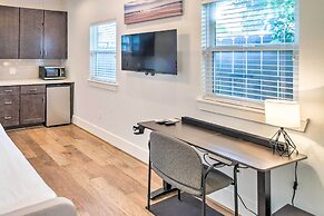 Central & Cozy Houston Studio - Pets Welcome!