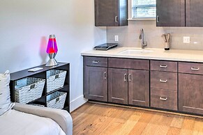 Central & Cozy Houston Studio - Pets Welcome!