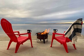 Charming Modern Cottage on Houghton Lake!