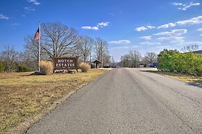 Ozark Mountain Condo ~ 2 Mi to Silver Dollar City!