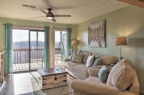 Ozark Mountain Condo ~ 2 Mi to Silver Dollar City!
