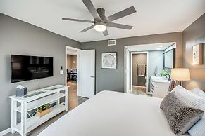 Stylish Fort Myers Condo ~ 2 Mi to Beaches!