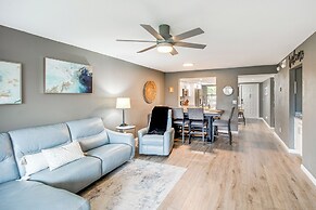 Stylish Fort Myers Condo ~ 2 Mi to Beaches!