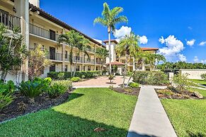 Stylish Fort Myers Condo ~ 2 Mi to Beaches!