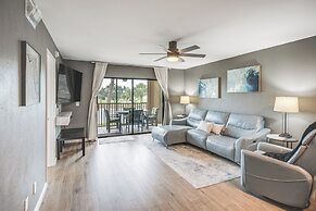 Stylish Fort Myers Condo ~ 2 Mi to Beaches!