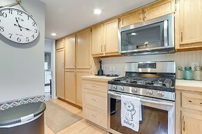 11 Mi to Lake Fife: Farmhouse w/ Yard & Fire Pit!