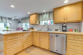 11 Mi to Lake Fife: Farmhouse w/ Yard & Fire Pit!