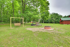 11 Mi to Lake Fife: Farmhouse w/ Yard & Fire Pit!