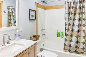 Spacious Fairplay Log Home w/ Patio & Fire Pit!