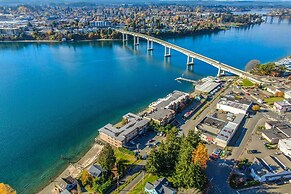 Manette Waterfront: Kayak the Bay & Walk to Town!