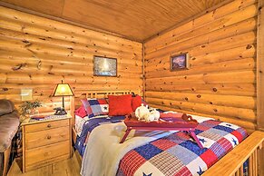 'cedar Falls Cabin 4': Nestled by Honey Creek