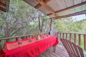 'cedar Falls Cabin 4': Nestled by Honey Creek