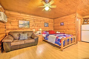'cedar Falls Cabin 4': Nestled by Honey Creek