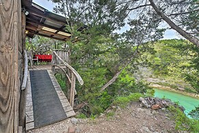 'cedar Falls Cabin 4': Nestled by Honey Creek