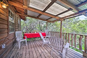 'cedar Falls Cabin 4': Nestled by Honey Creek