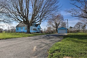 Charming East Bernstadt Retreat < 6 Acre Farm!