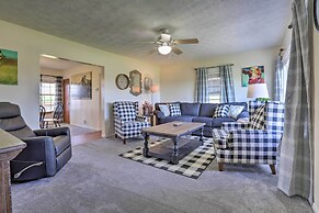 Charming East Bernstadt Retreat < 6 Acre Farm!