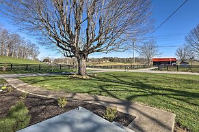 Charming East Bernstadt Retreat < 6 Acre Farm!