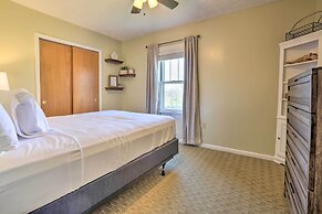 Charming East Bernstadt Retreat < 6 Acre Farm!