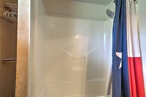 Charming Carmine Studio w/ Pond On 60-acre Farm!