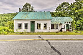Pet-friendly Roxbury Farmhouse on 350 Acres!