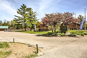 Condo on First Green w/ Deck at Schuss Mountain!