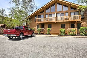 Condo on First Green w/ Deck at Schuss Mountain!