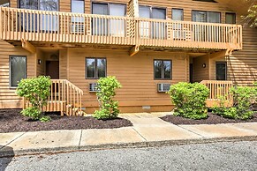 Condo on First Green w/ Deck at Schuss Mountain!