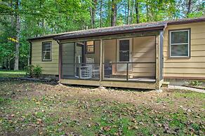 Quaint Hinton Hideaway - Hunt & Fish Nearby!