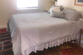 Wine Country Retreat at Private Creekside House!