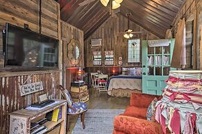 Snuggle Inn Wimberley Cabin w/ Fire Pit + Deck