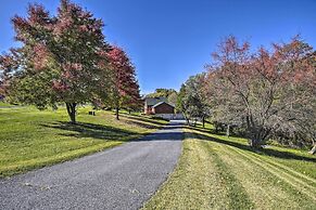 Pool, Games + Sauna: Mount Joy Countryside Cabin