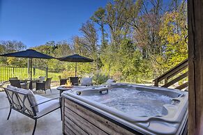 Pool, Games + Sauna: Mount Joy Countryside Cabin