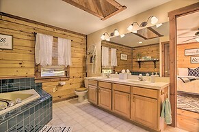 Pool, Games + Sauna: Mount Joy Countryside Cabin