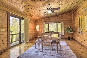 Pool, Games + Sauna: Mount Joy Countryside Cabin