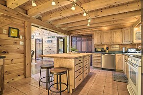 Pool, Games + Sauna: Mount Joy Countryside Cabin