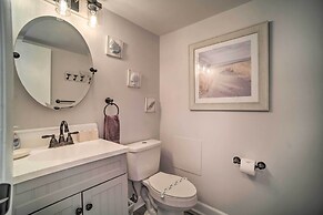 Steps to Pool & Beach: St. Helena Island Escape!