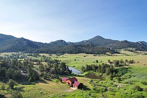 Remote WY Ranch w/ 170 Acres & Views Galore!