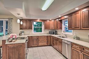 Cozy Seneca Falls Home Close to Cayuga Wine Trail!