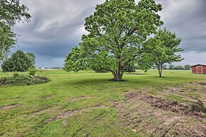 Cozy Seneca Falls Home Close to Cayuga Wine Trail!
